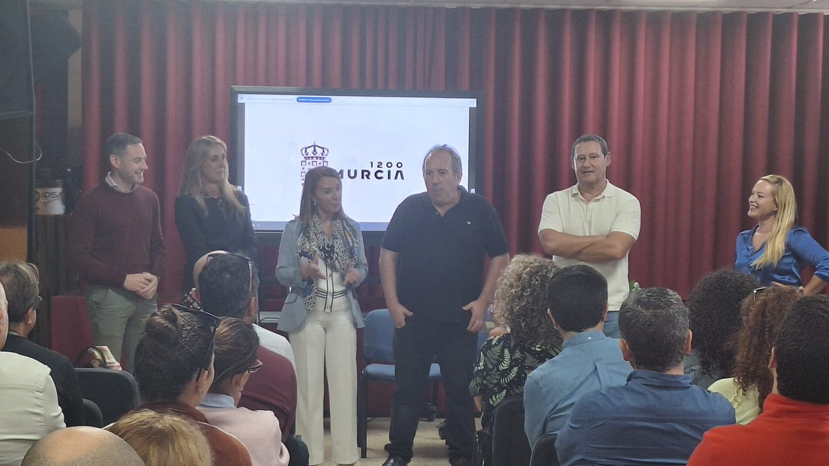 Presentación de “Murcia 1200: Cada siglo 1000 pasos, cada paso una historia. Una ciudad milenaria desde los ojos 👀 del futuro”

Un concurso lanzado a los 190 centros educativos desde el Ayuntamiento de Murcia en colaboración con Escuelas Activas.
