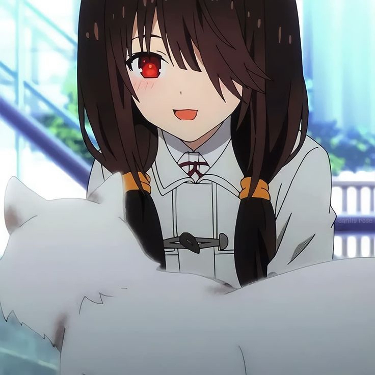 Kurumi se ve así toda hermosa, pero así como la ven

Asesino a mas de 10.000 personas
Secuestro a una escuela entera
Decían que era el peor espíritu y por eso su nombre clave es "Nightmare"
Quería matar al prota para tener su poder

Aun así tiene muy buen corazón
Y es mi vieja 🛐