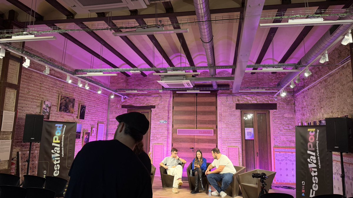 Tot preparat! <a href="/elTindercat/">Tindercat #Clímax</a> en <a href="/FestiValPod/">FestiValPod</a> a les 19h 😍