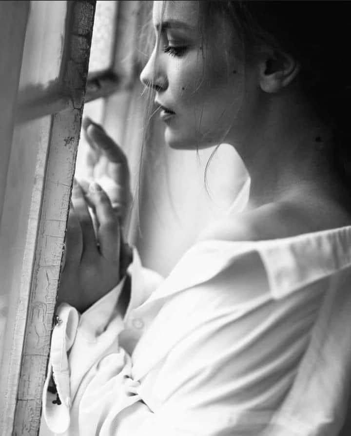 ❤️⚘️Sometimes, silence says it all
You try to find the right words
but nothing feels enough
So you stay quiet
not cuz you don’t care,
but cuz no words can fully express what you’re carrying inside.
And that’s okay
Some emotions aren’t meant to be explained but to be felt.⚘️❤️