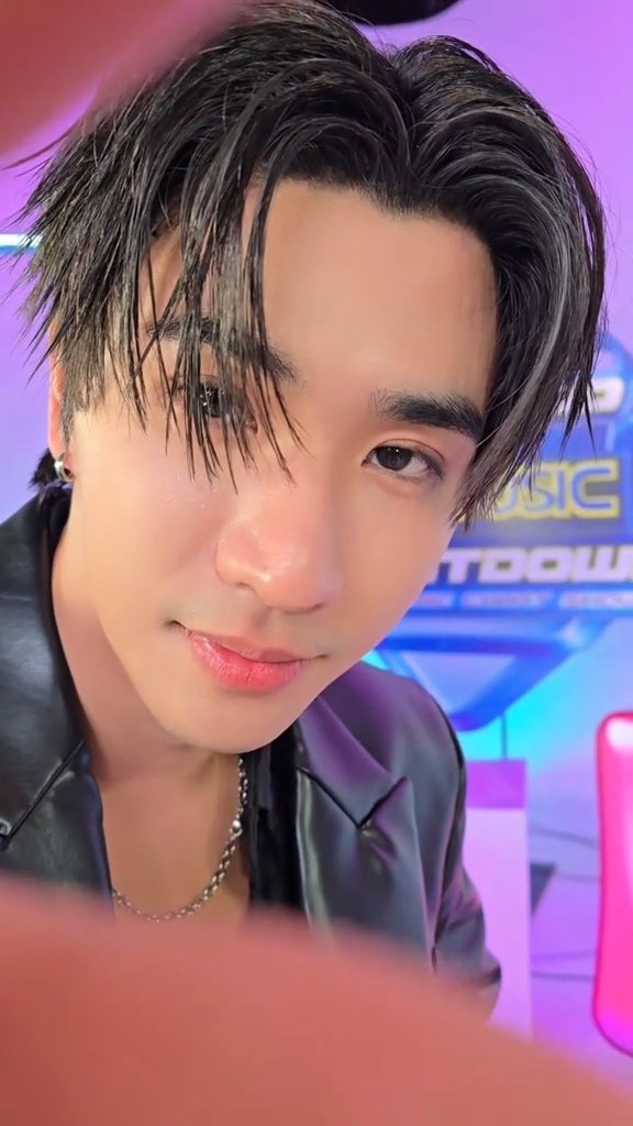 boonzoonlee's tweet photo. Ocean Eyes 🫣🌊
PERTH Feat. Paper Planes - ด้านชา (Numb) | Thailand Music Countdown
📌https://t.co/hLrfmIQAsy
#Numb_PERTHftPaperPlanes #PerthTanapon #KDPPE
#TMC_EP24 #TMC2025 #ThailandMusicCountdown #TrueCJCreations #Ch3Thailand https://t.co/wT1jBdjSGS