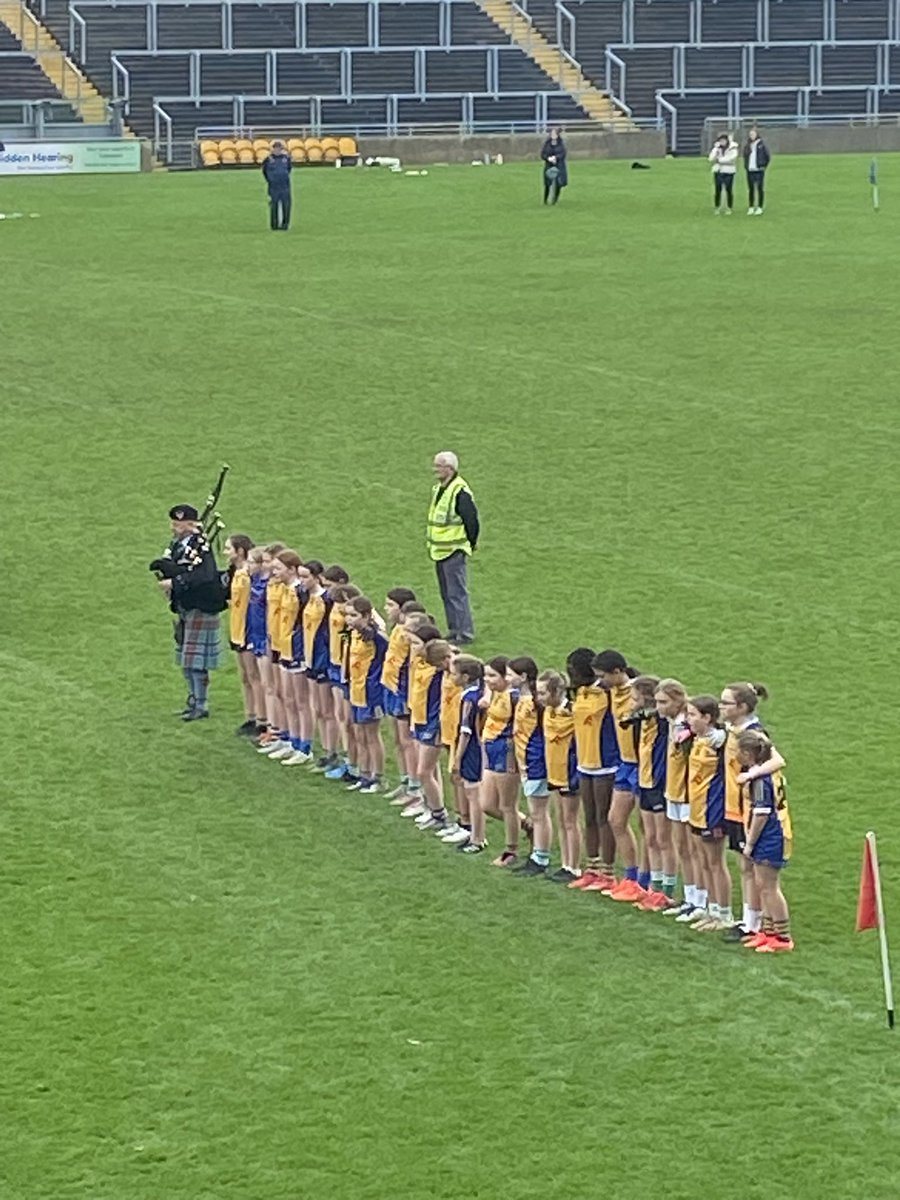 Congratulations to our girls’ football team who were joint winners with St Cynoc’s, Ferbane of their Cumann na mBunscol final today in O’Connor Park. The teams were level at full time and still couldn’t be separated after extra time, playing out a thrilling draw. Well done girls.