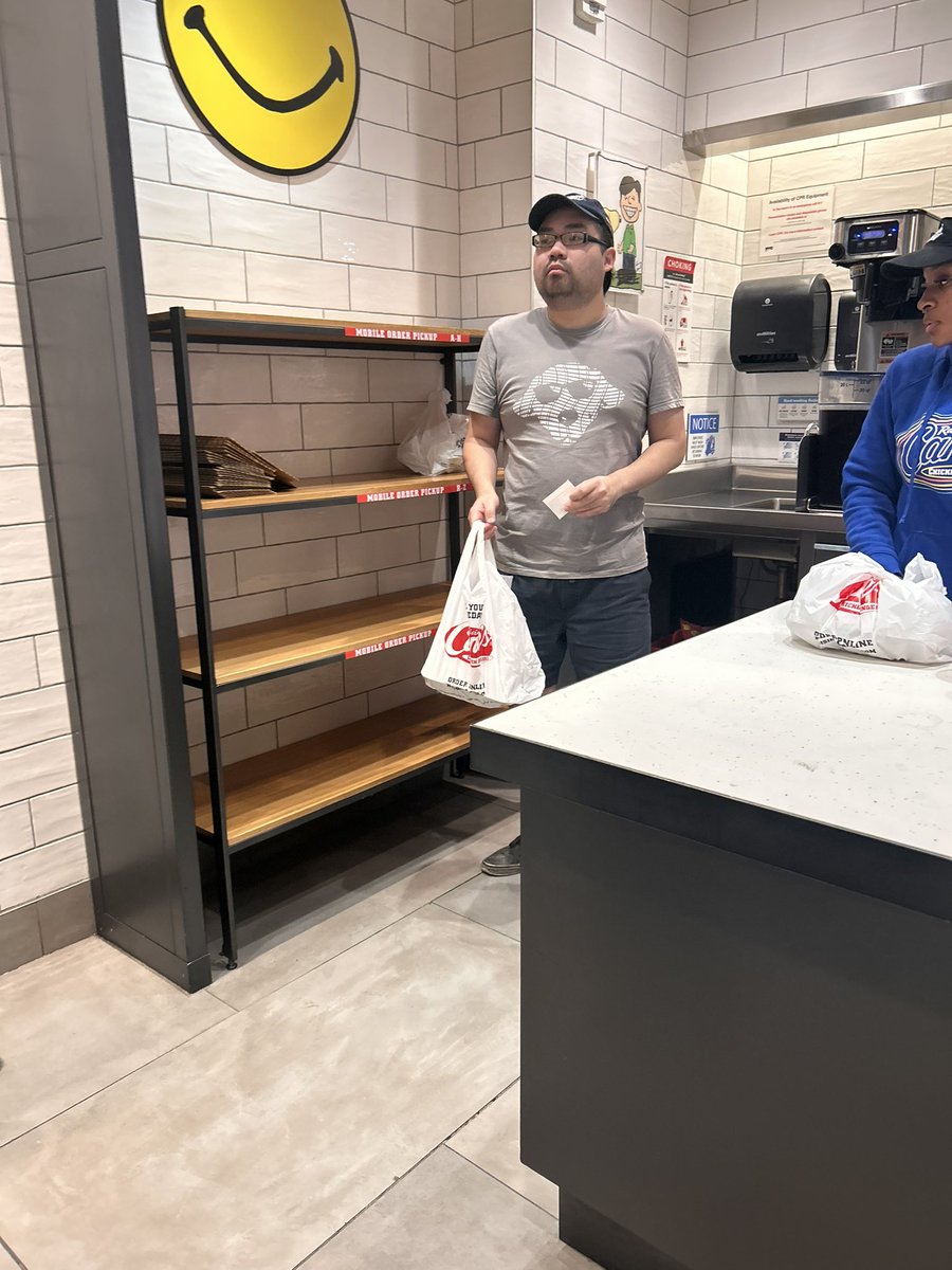 LMAOOO NOT COOKIELOONA CALLING OUT MY ORDER AT CANES