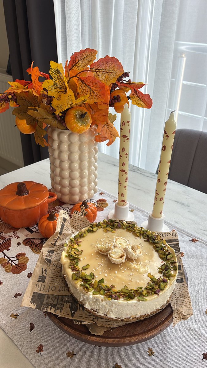 Elime yüzüme bulaşınca hayat mutfağa girerim hep sallanarak