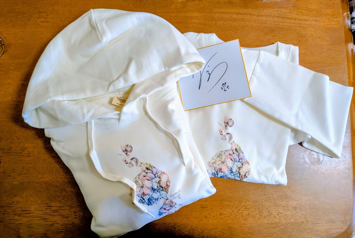 minobucchi23's tweet image. めちゃくちゃ可愛すぎる!!😍😍😍😍ゼロちゃんのオフホワイトのロンTとパーカー、絵本シリーズもサイコー!!大事に大事に着ます！ん～～ほんとにカワイイ💖💖💖
＃心霊番組ゼロ　＃二宮Design　＃二宮さん　＃センス良すぎ