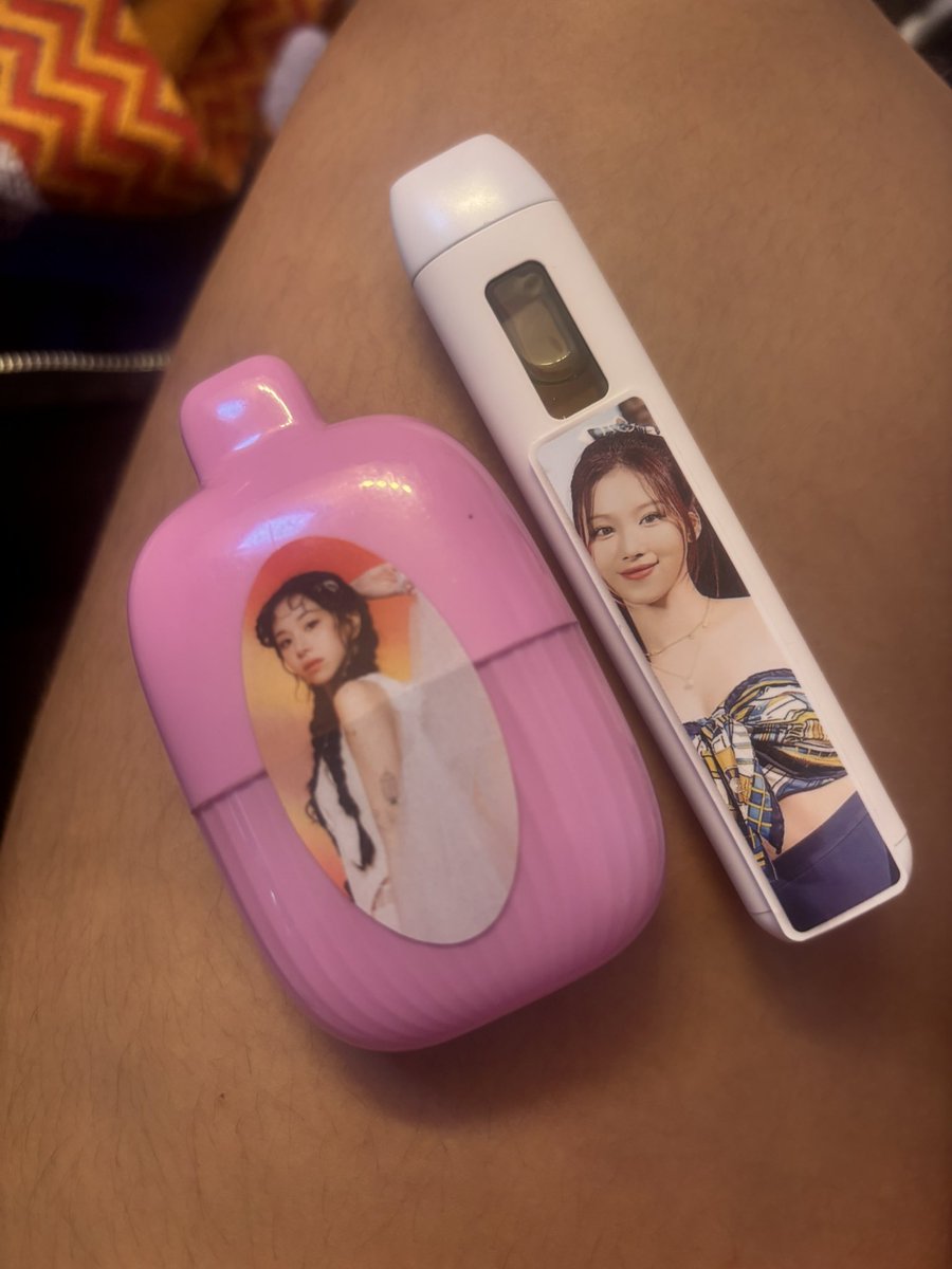 nicoley333's tweet photo. #sana #chaeyoung #twice #timetotwice #weed #yart https://t.co/qkCra5Rdlk