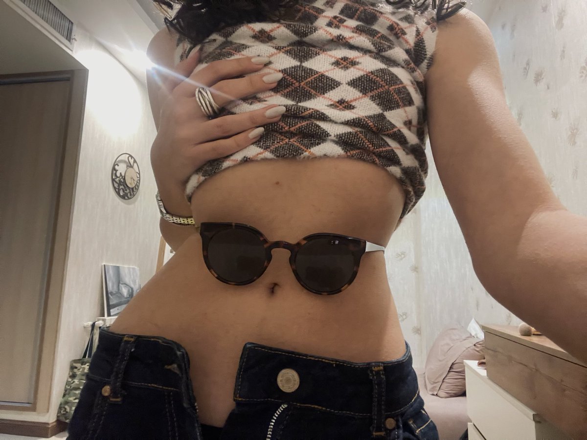 کرفس tweet media