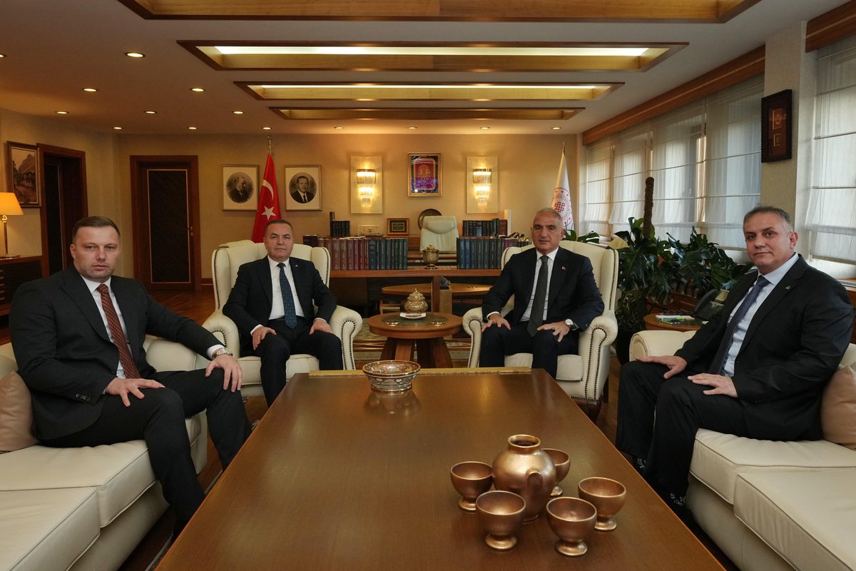 Genel Başkanımız Sayın İbrahim Çelebi ve Turgut Özal Vakfı Başkanımız Sayın Semih Narlı Kültür ve Turizm Bakanı Sayın Mehmet Nuri Ersoy'u ziyaret ettiler.
<a href="/icelebiresmi/">İBRAHİM ÇELEBİ</a> <a href="/Semihnrl/">Semih NARLI</a> <a href="/adalet_bakanlik/">T.C. Adalet Bakanlığı</a> <a href="/TC_icisleri/">T.C. İçişleri Bakanlığı</a> <a href="/tcmeb/">Millî Eğitim Bakanlığı</a> <a href="/RTErdogan/">Recep Tayyip Erdoğan</a> <a href="/ibrahimeyyupogl/">Av.İbrahim EYYÜPOĞLU</a> <a href="/HikmetBasak_63/">Hikmet Başak</a> <a href="/mbagmanci63/">MUSTAFA BAĞMANCI</a>