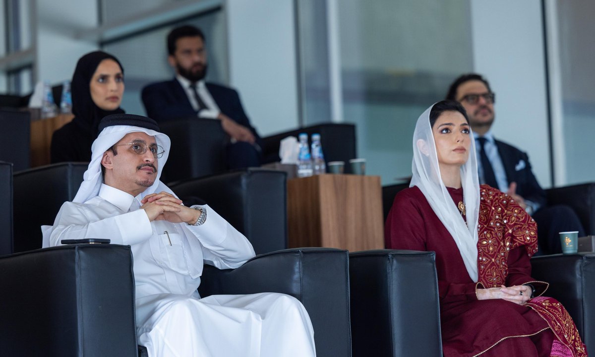 MediaCellPPP's tweet image. First Lady Bibi @AseefaBZ visited Qatar Foundation in Doha on the sidelines of the 2nd World Summit on Social Development. She was received by CEO Yousif Al-Naama and senior officials, who briefed her on QF’s role in education, research and community development.