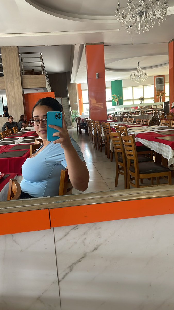 anaccls's tweet photo. gosta da minha roupa? https://t.co/7T8nke88hr