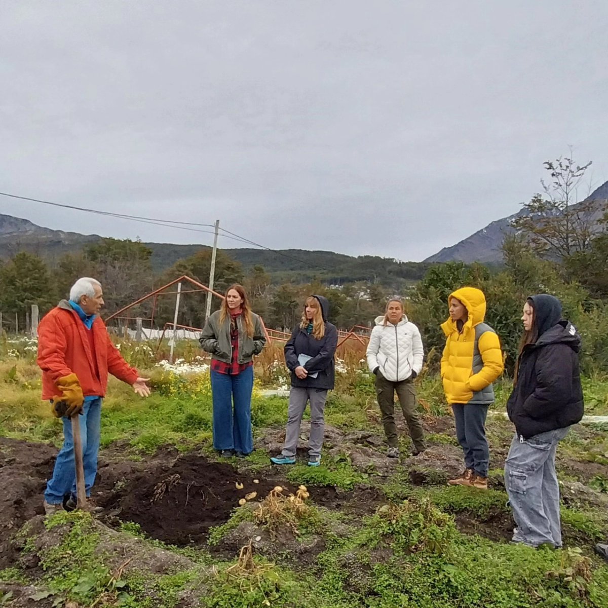 InFueTur's tweet image. Autoridades del @InFueTur  y el @intaargentina Tierra del Fuego a través de su Centro Regional Patagonia Sur, firmaron un Convenio Marco de Cooperación con el objetivo de fortalecer la vinculación entre el sector turístico y el productivo en la provincia de Tierra del Fuego.