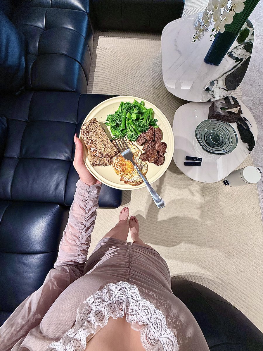 ElineRo_se's tweet image. #PeacefulMind #GoodMoodEnergy #PositiveFlow #SoftConfidence #GoldenMood