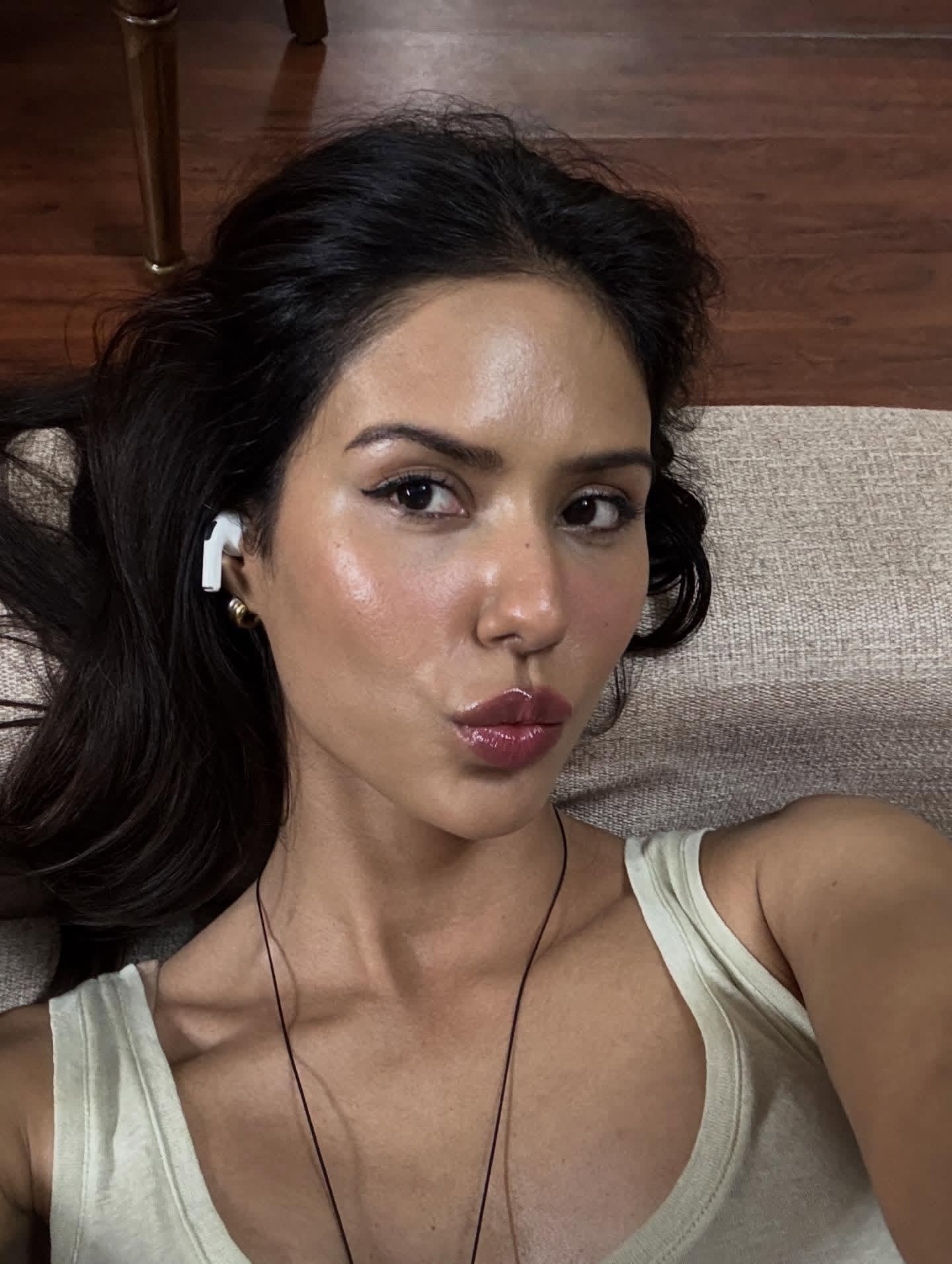 G5Al8sOawAAdt70?format=jpg&name=large