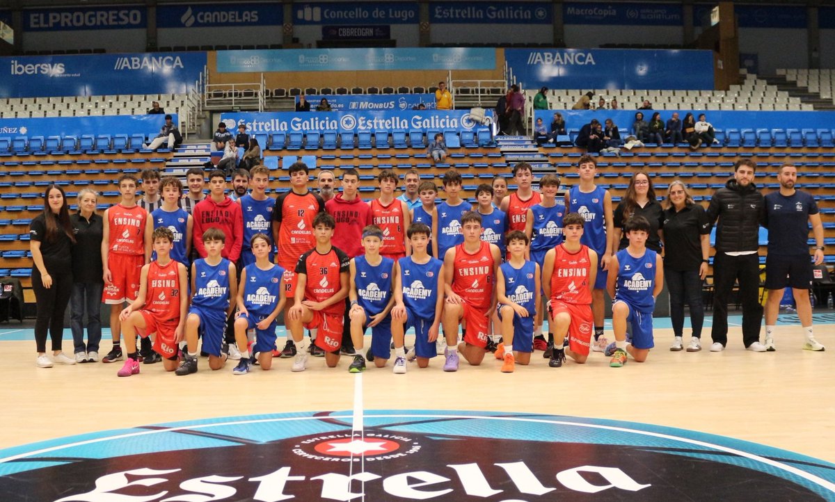 BreoganAcademy's tweet photo. O noso agradecemento tamén aos árbitros e oficiais de mesa que estiveron no partido, e ao Comité Galego de Árbitros pola súa implicación en todos os proxectos de formación. 🙌
Vémonos nas canchas! 
@FGB_Baloncesto #arbitrosfegaba
🏀💙 
#BreoAcademy https://t.co/X7ByrfZNwy