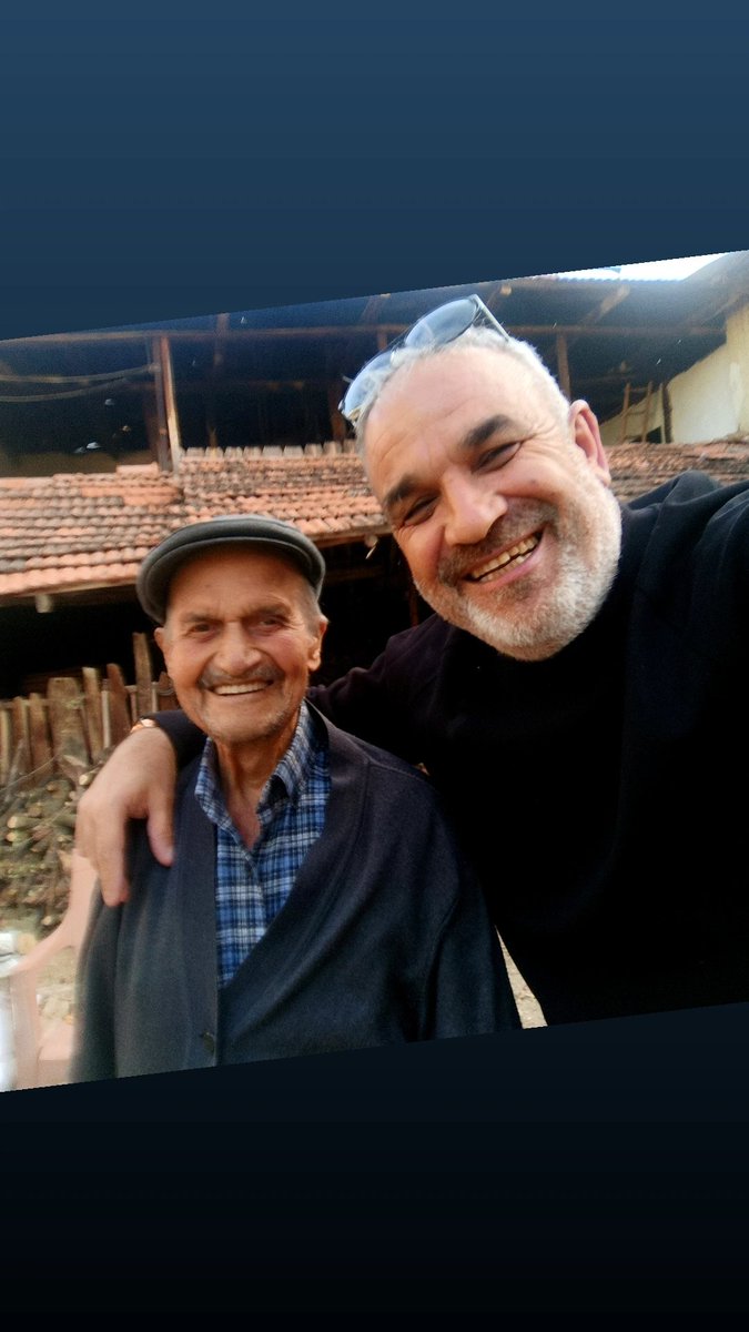 20zgi's tweet photo. Köyümüzün gönlü güzel, yüzü nurlu büyükleriyle bir aradaydım bugün.
Her biri bir çınar, her biri bir ömürlük hikâye... 
Bastonlarına yaslanmış ama gönülleri hâlâ genç, muhabbetleri doyumsuz.
Allah hepsine sağlıklı, bereketli ve uzun ömürler versin.
İyi ki varsınız... ❤️ https://t.co/OYSUe0CCdw