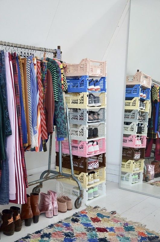 No creo que me detenga de seguir comprando zapatos la vdd pero alm por favor mándenme ideas de cómo guardar o acomodar zapatos q no sean de estos por fis 🙏🏽