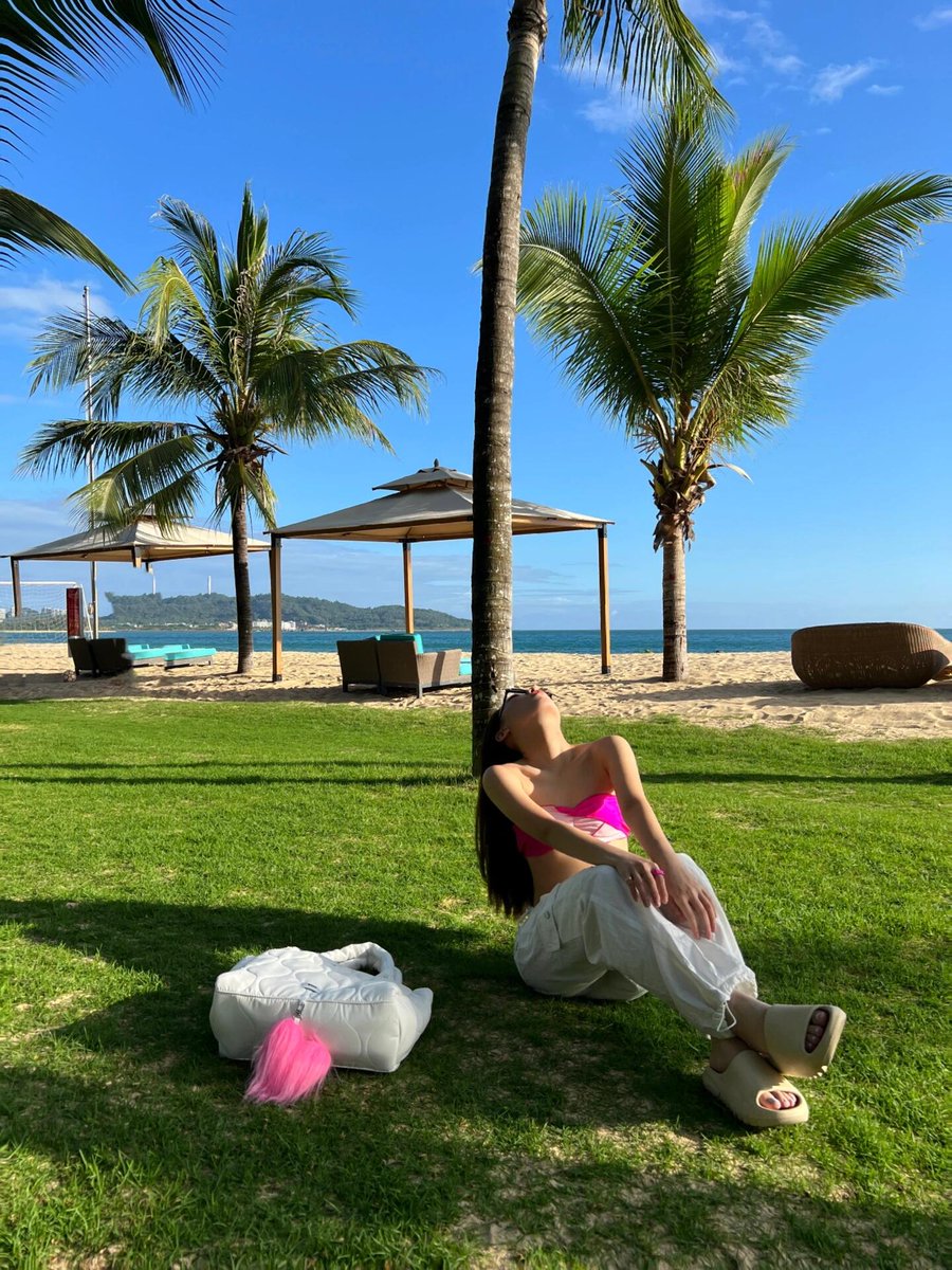 NovaWhi_rl's tweet image. #PeacefulMind #GoodMoodEnergy #PositiveFlow #SoftConfidence #GoldenMood