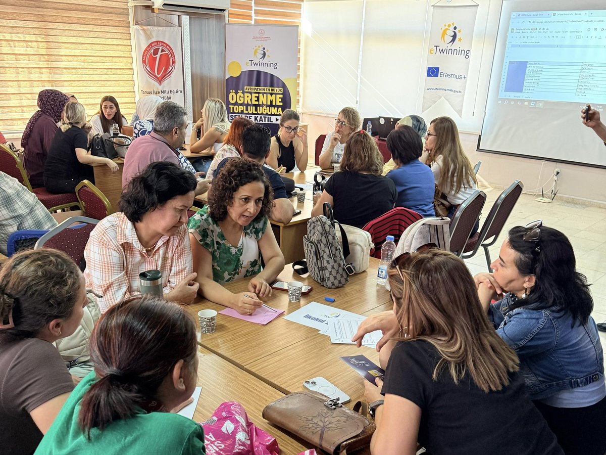 tarsusmem1's tweet photo. Tarsus eTwinning Çalıştayı, İlçe Milli Eğitim Müdürlüğü  Ek Hizmet Binası toplantı salonunda gerçekleştirildi.

🔗 https://t.co/oDs3M0LJbE

@tcmeb 
@valiatillatoros 
@MersinMEM 
@Muhammed0744 
@m_anteplioglu66 
@eTwinningMersin https://t.co/MmXaklmOjN