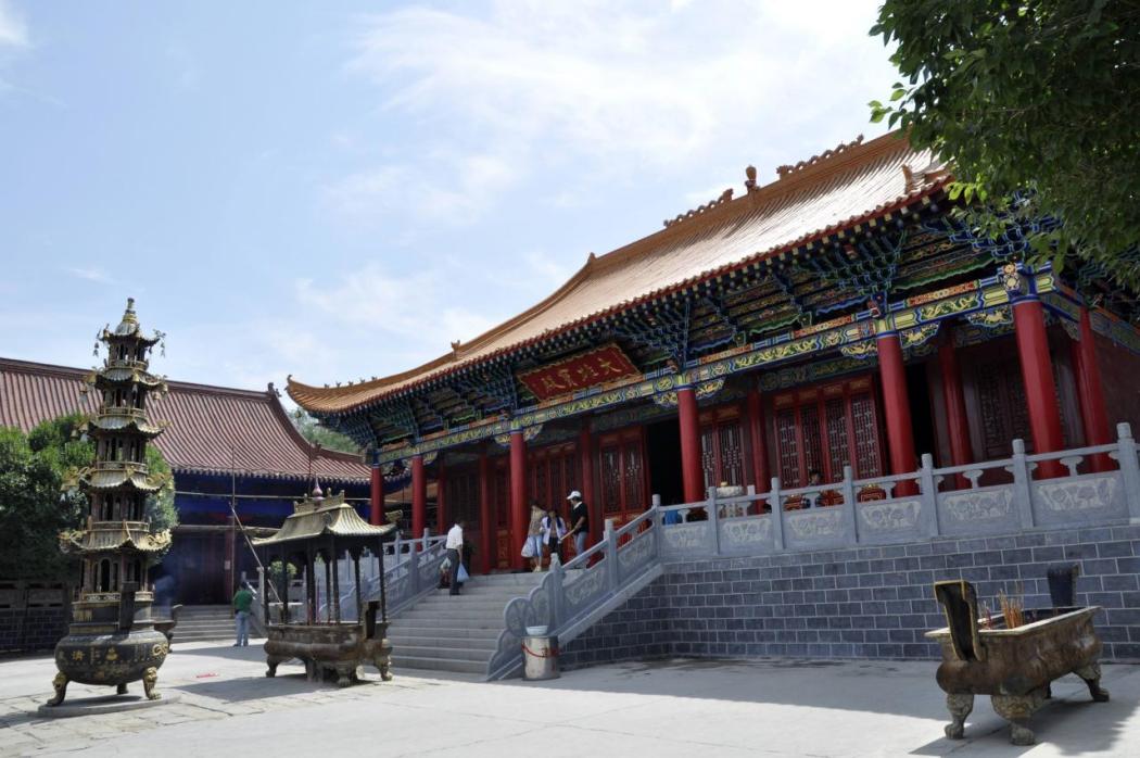 RockstarJay94's tweet image. Buddhism in Xinjiang ☸️

Despite facing overall decline and retreat from the region due to Islam&apos;s expansion, Buddhism stands resilient today in China&apos;s northwestern frontier.

In an official paper, there are 3 Buddhist associations, 59 Temples and 280 monastics in Xinjiang. In…