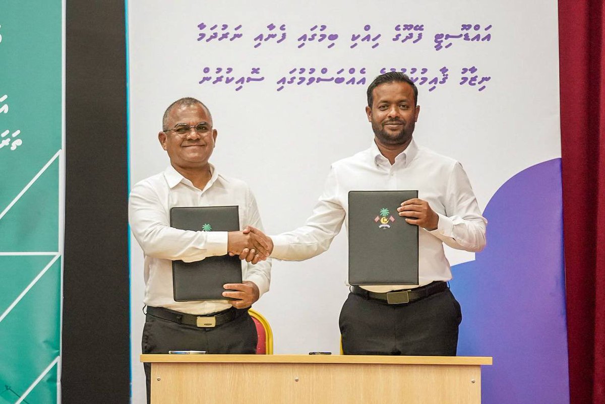 MWSC has entered into a contract with the Ministry of Construction, Housing and Infrastructure  for the development of water and sewerage facilities, on a design-and-build basis, in the newly reclaimed area of S. Feydhoo. The contract was signed by the Minister of Construction,