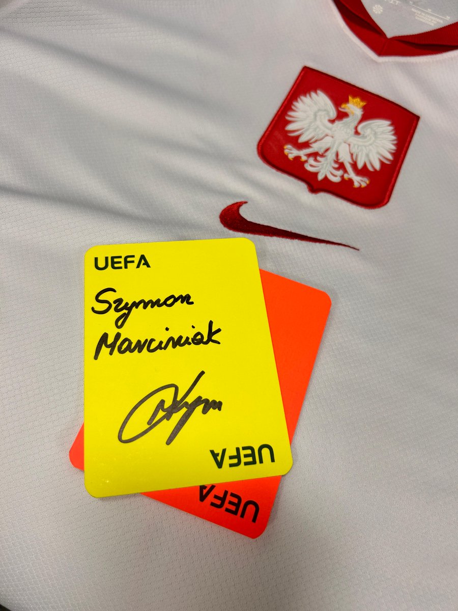 PLinManchester's tweet image. ⚽️What a nice visit from one of the best football referee teams in the world to Manchester.

🇵🇱Szymon Marciniak, Tomasz Listkiewicz, Adam Kupsik and Paweł Raczkowski will be officiating today's #UCL match between Manchester City and Borussia Dortmund.

Good luck gentlemen❗️