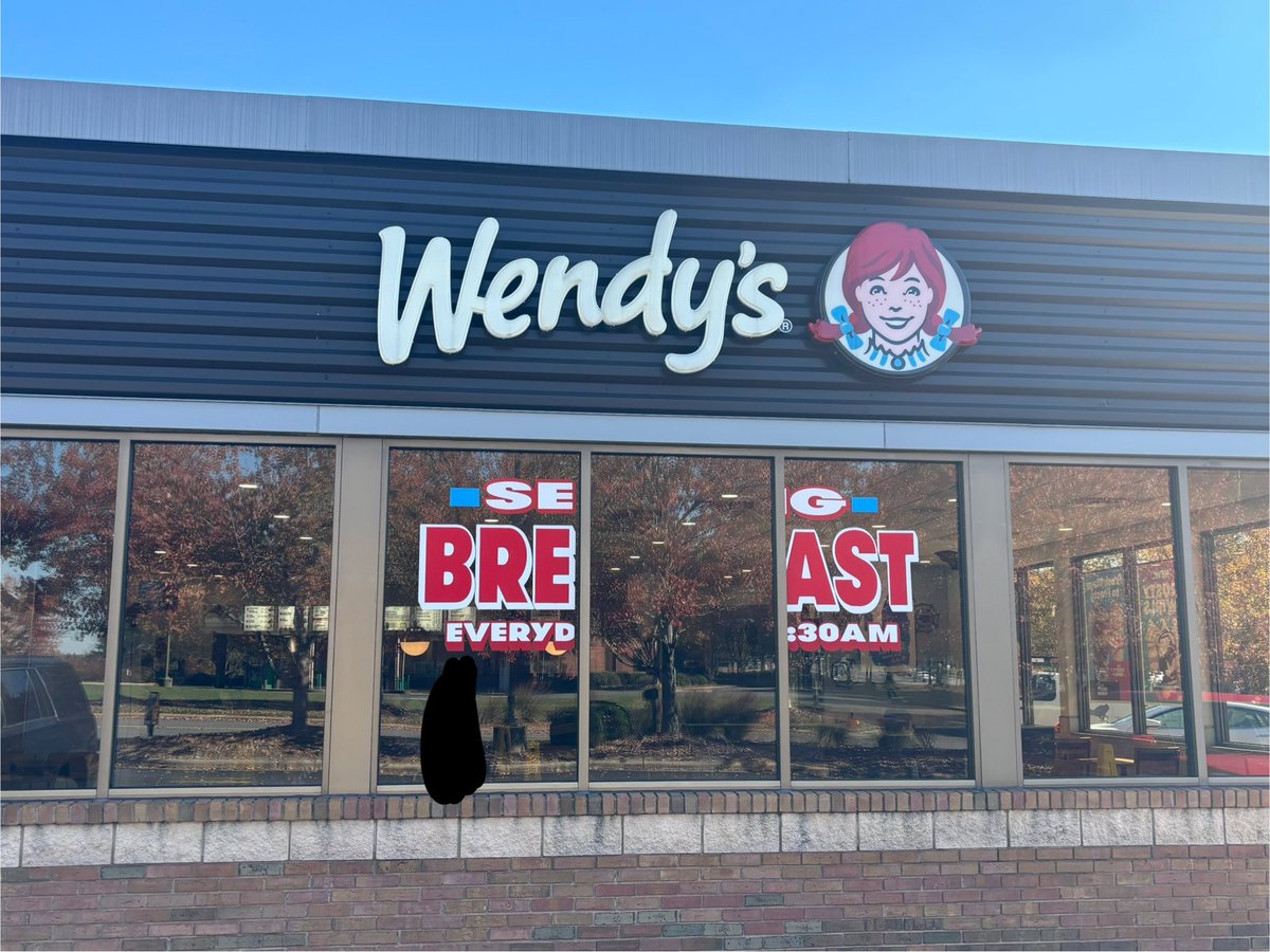 nah this wendys is selling boobs