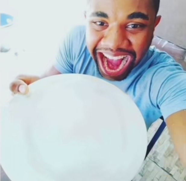 Vulth0's tweet image. Meta de hoje eh nf famoso naofode