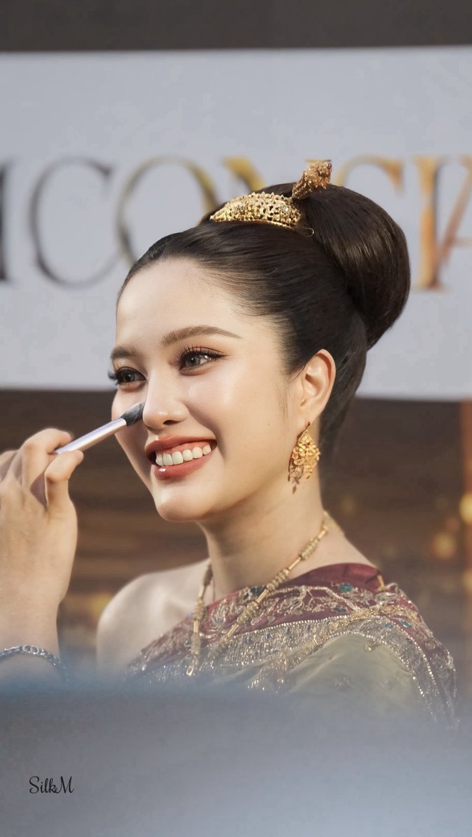 TotheMoonM77's tweet photo. FREEN ICONSIAM LoyKrathong

#FREENxICONSIAM 
#LoyKrathongatICONSIAM #ลอยกร��ทงที่ไอคอนสยาม #THAICONICLoyKrathong #ICONSIAM #srchafreen #ฟรีนสโรชา https://t.co/FUwsgpPEfs
