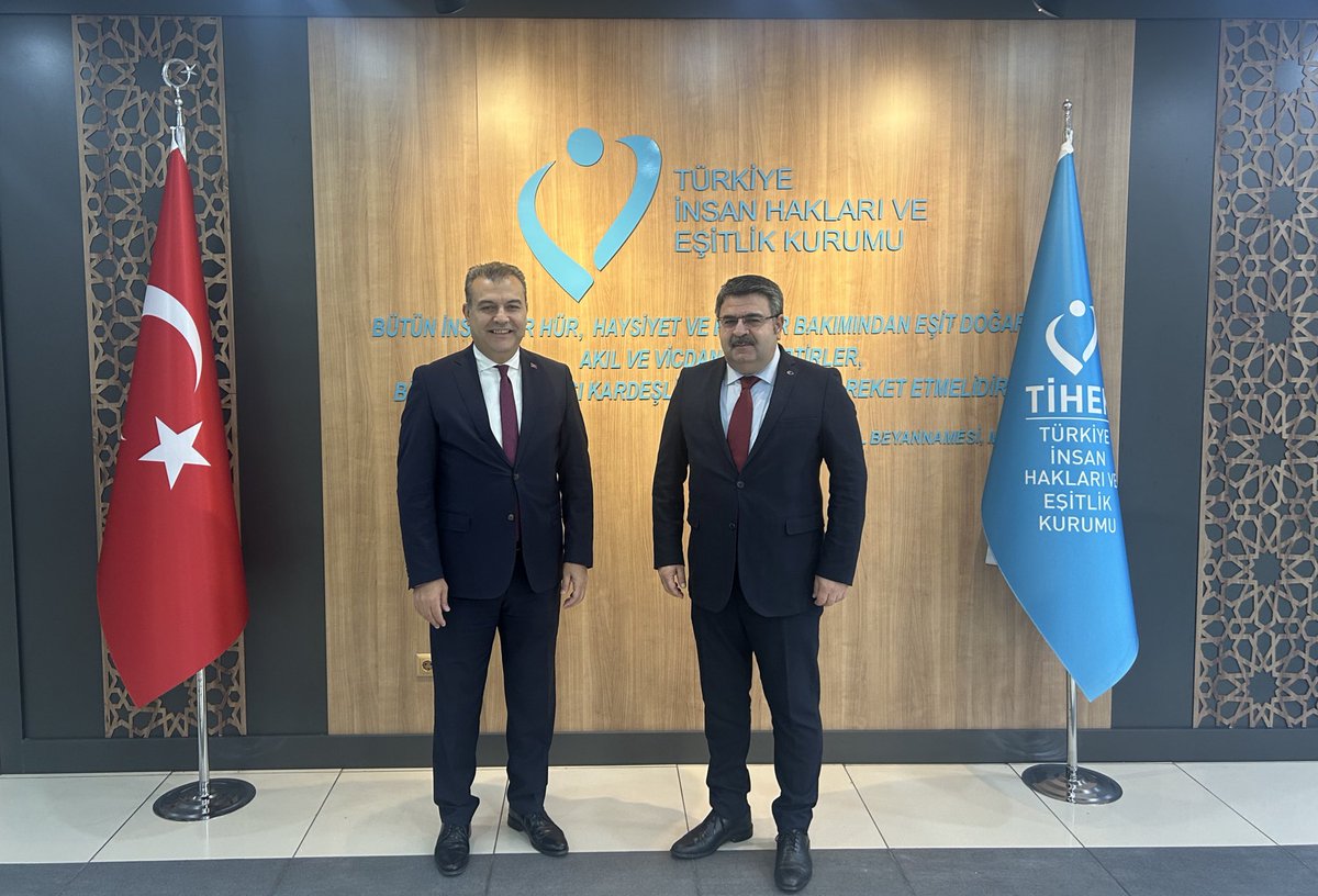 MUHAMMETCARTI's tweet image. Türkiye hak arama sisteminin önemli kurumu @TRombudsman lığın kuruluşundan beri alana önemli katkılar sunan değerli arkadaşım Kamu Denetçisi Abdullah Cengiz Makas’ı @acmakas bugün @tihek_kurumsal da misafir ettik. Nazik ziyareti ve güzel temennileri için teşekkür ediyorum.