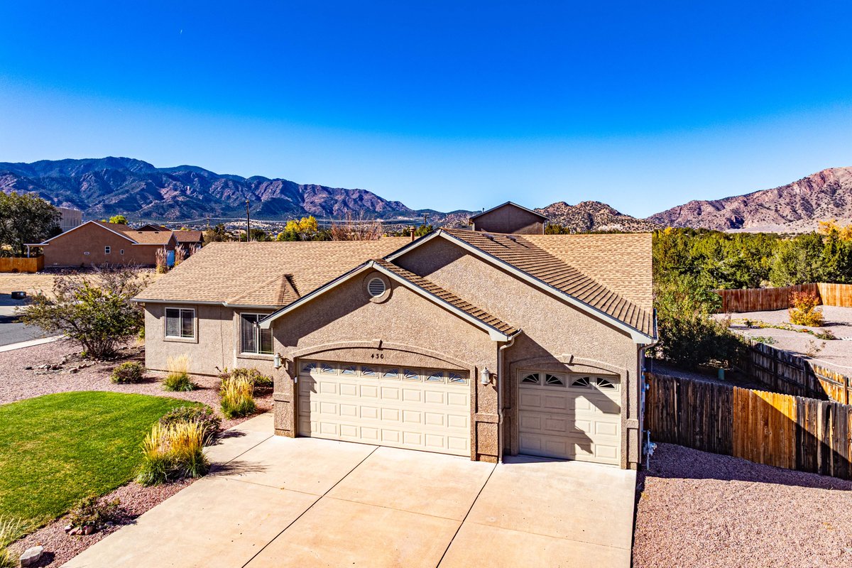 Peak_dream's tweet photo. Updates to share - new listings, lower prices, cheap land!
JUST LISTED https://t.co/9CvGq8jpjA 🤩
REDUCED $$ https://t.co/bdxw7hInMD 🏡
ONLY $15K https://t.co/7q2EEG1Ivi 💵
#ColoradoRealEstate #ForSale #ColoradoBHHS #PeakDream #COrealtors #Listings #BHHS #ListingAgent #RealEstate https://t.co/3bISX3KyL3