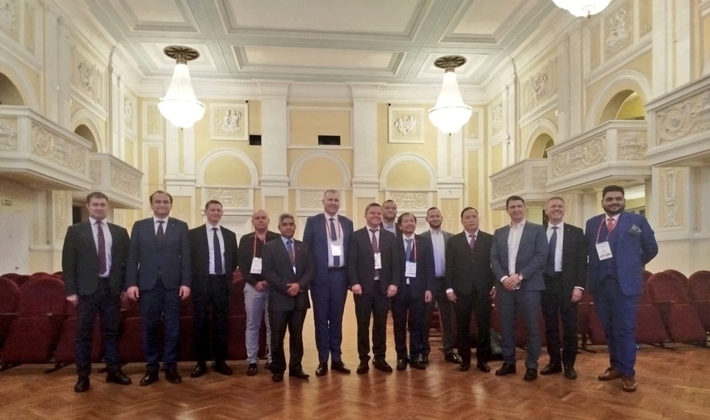 Organizado por el Gobierno de San Petersburgo se desarrolla IT Dialogue, al que asisten <a href="/YanioHdez/">Yanio Hernández </a>
Psdte. de <a href="/KAINOSSA/">KAINOS S.A.: Sociedad de Interfaz de la UCI</a> y <a href="/RosadoCU/">Rosado</a>, Vicerrector primero de la <a href="/universidad_uci/">Universidad de las Ciencias Informáticas</a>. Allí fueron recibidos por el Rector de la Universidad Estatal de Telecomunicaciones de San Petersburgo.