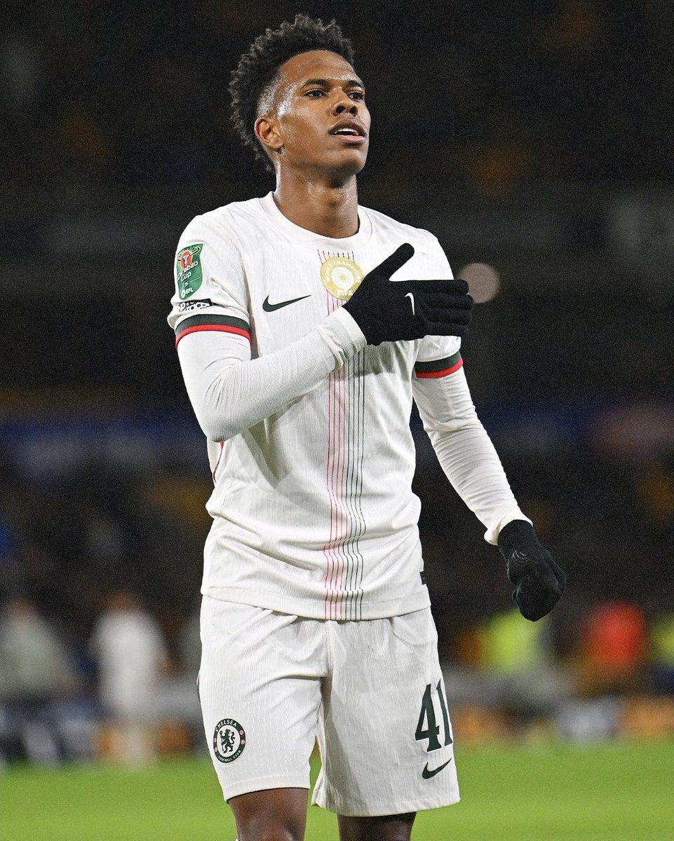 TouchlineX's tweet photo. 18 year old Estêvão has now already scored 7 goals in all competitions this season, that is so impressive! 🇧🇷🌟 https://t.co/AiVe6emgcL