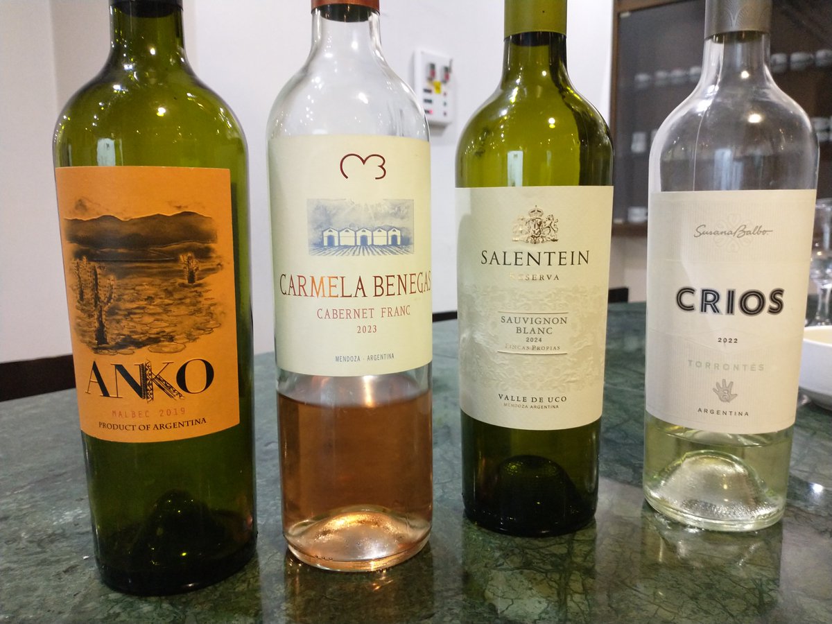 🍇 Seguimos compartiendo el mundo del vino desde la experiencia y la pasión.
Te invito a mis talleres y seminarios de vinos, donde exploramos historia, terroir, regiones y catas.
Muchas gracias <a href="/APYCE_AR/">Apyce.ar</a> !!
instagram.com/p/DQp91oJDKhE/…
#Vino #Sommellerie #Formación #Enoturismo