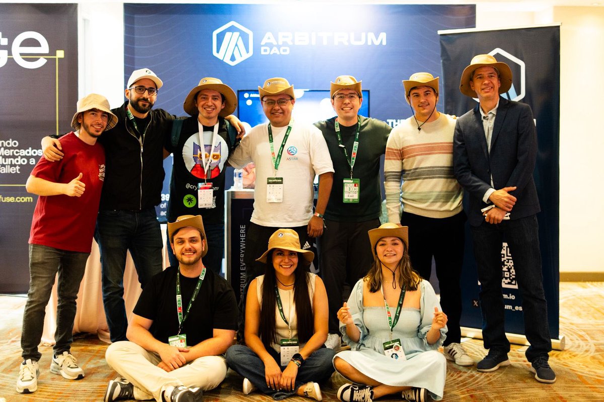 Shaak 💙🧡 tweet media