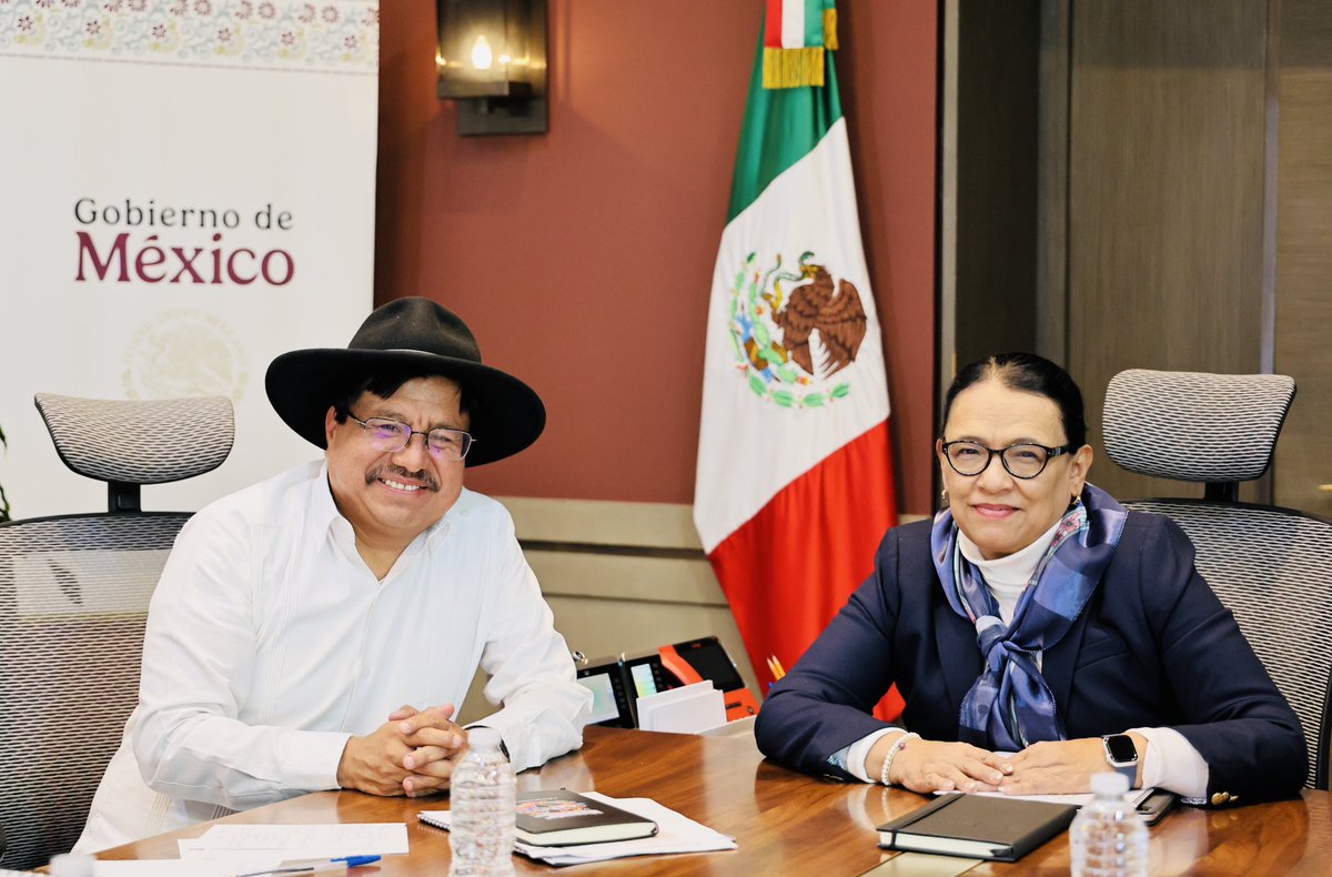 #Hoy recibimos en la <a href="/SEGOB_mx/">Gobernación</a> a nuestro compañero <a href="/DEELAYUUK/">Adelfo Regino Montes</a>, titular del <a href="/INPImx/">INPI</a>, para dar continuidad al trabajo coordinado en favor de nuestros pueblos y comunidades indígenas. 🇲🇽 <a href="/Claudiashein/">Claudia Sheinbaum Pardo</a>