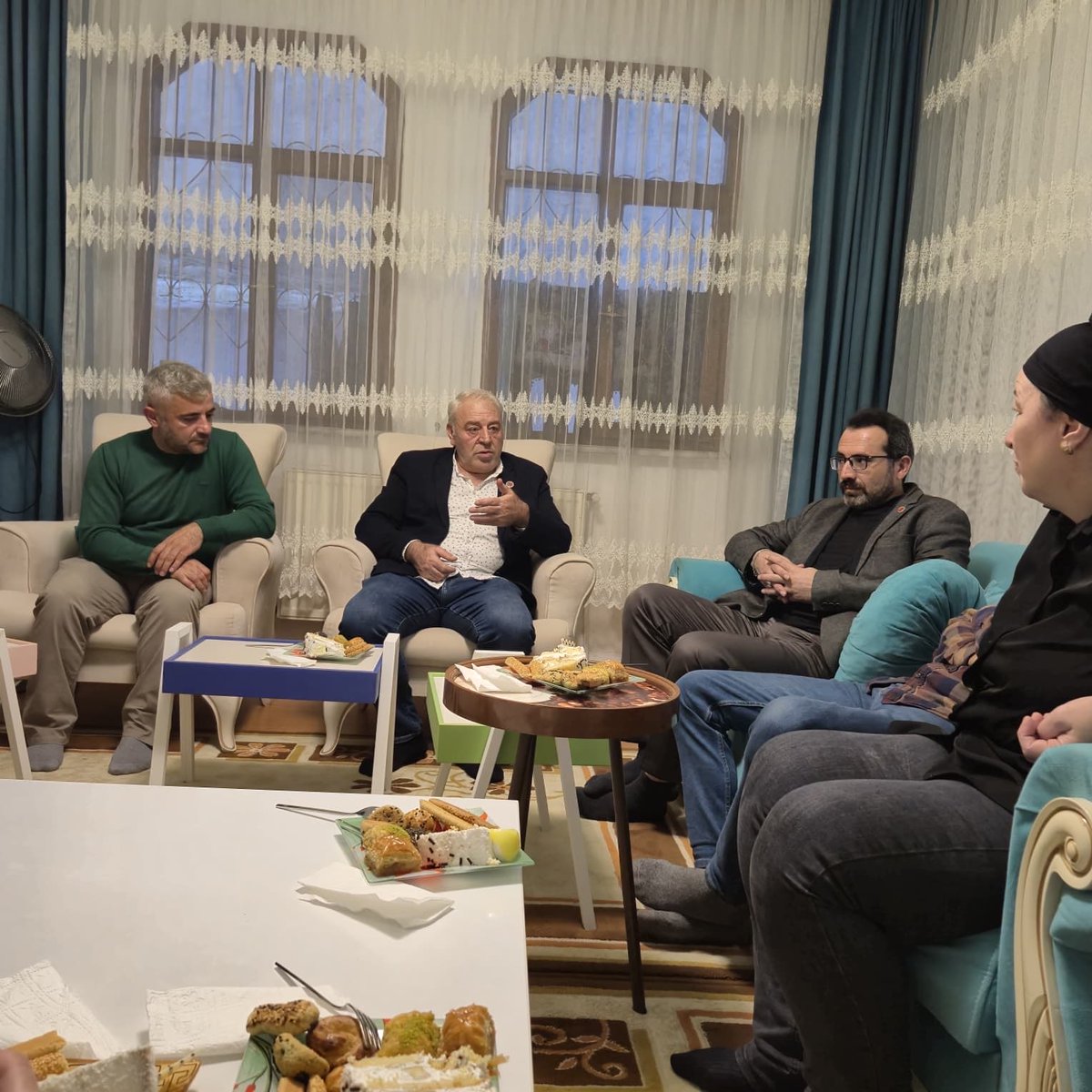 Genel Başkanımız Sayın Devlet Bahçeli’nin talimatları ile“#HayırlıGünlerKomşum”ve “#DerdinDerdimizdir”ziyaretleri kapsamında Kirazlı Mahallesinde Ünal ailesini ziyaret ettik
Kendilerine nazik misafirperverlikleri için
teşekkür ederiz.
<a href="/_MHPistanbul_/">MHP İstanbul</a> 
<a href="/sertel_selim/">Sertel Selim</a> 
<a href="/YasarKaba17/">Yasar Kaba</a>