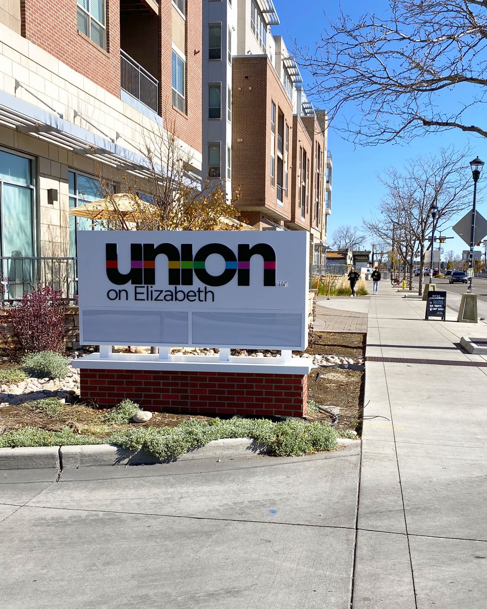 New look for Union on Elizabeth 🔥
Monument sign with push-through acrylic + a clean wayfinding sign to match. Simple, bold, easy to spot.