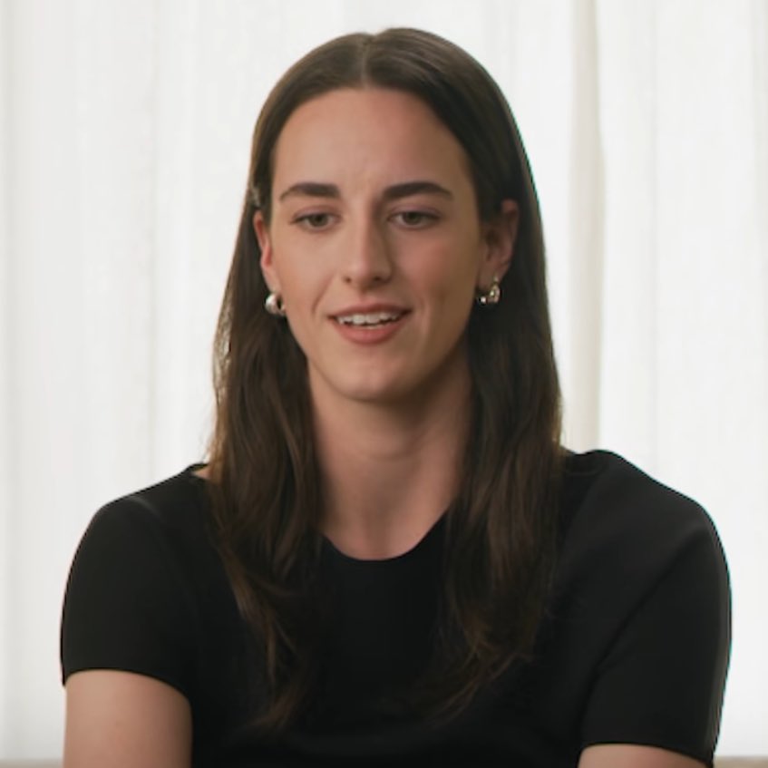 caitlinclarksty's tweet image. Caitlin looking stunning!! 🖤🖤