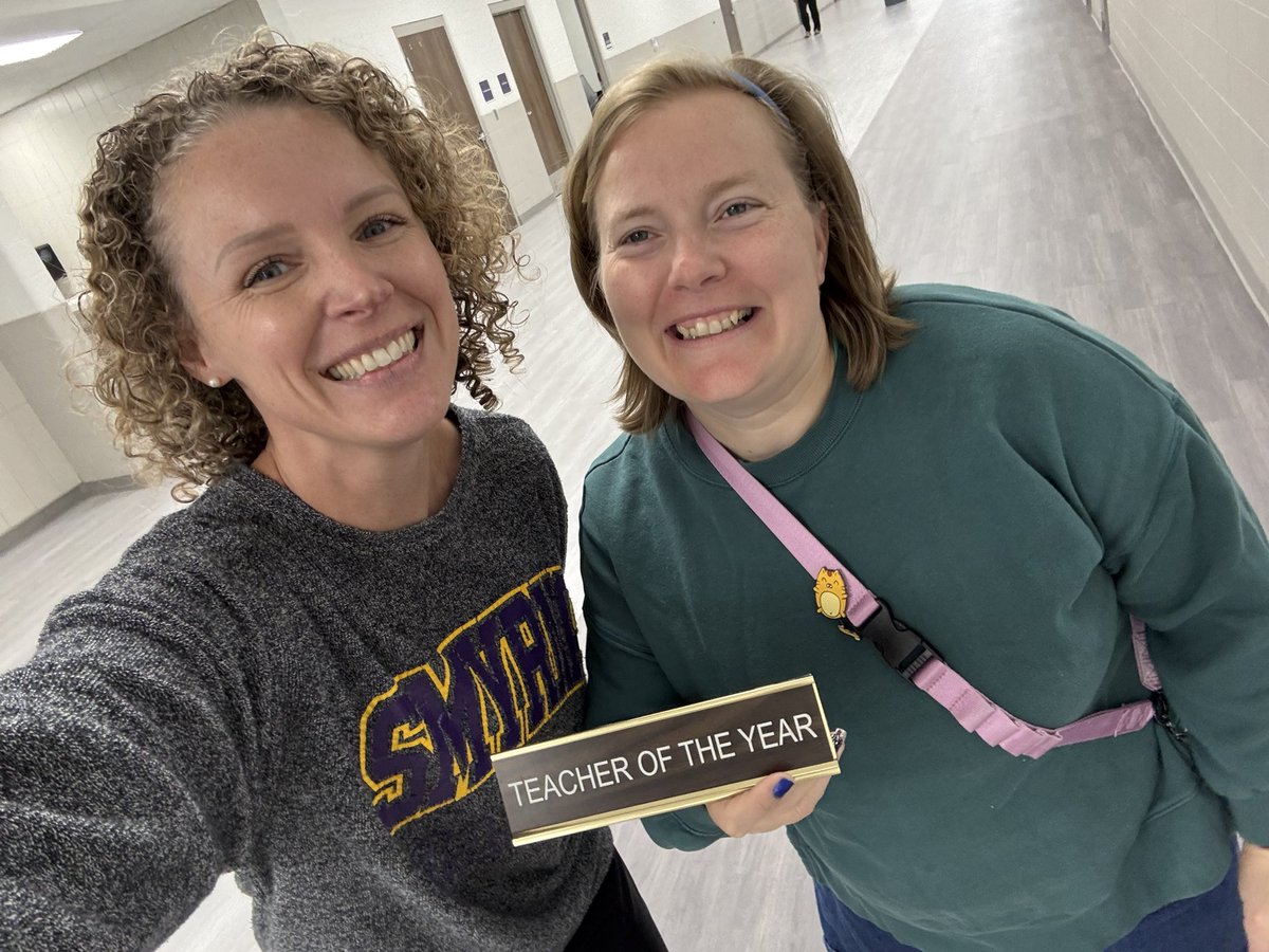 I officially passed the baton to Ms. Beachboard today! <a href="/SmyrnaBulldog/">Smyrna Bulldog</a> #onlyoneshs