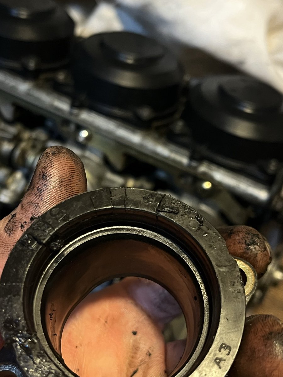 使えんゴミ、外に投げた