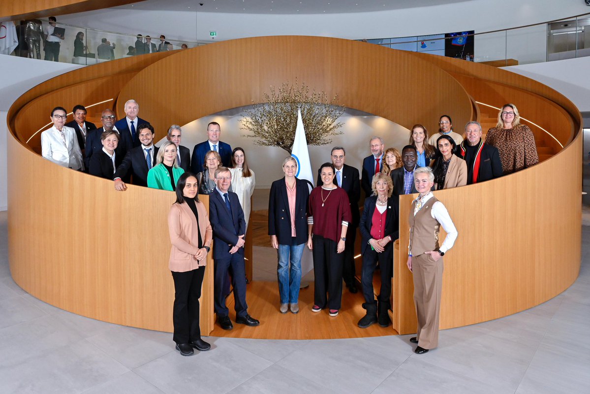 شارك سعادة الشيخ جوعان بن حمد آل ثاني، رئيس اللجنة الأولمبية القطرية، في اجتماع لجنة المبادئ الأولمبية 365 التابعة للجنة الأولمبية الدولية، والذي عُقد الأربعاء في مدينة لوزان السويسرية.
 
تأتي اجتماعات هذا العام في إطار مشاورات "الجاهزية للمستقبل" التي أطلقتها رئيسة اللجنة