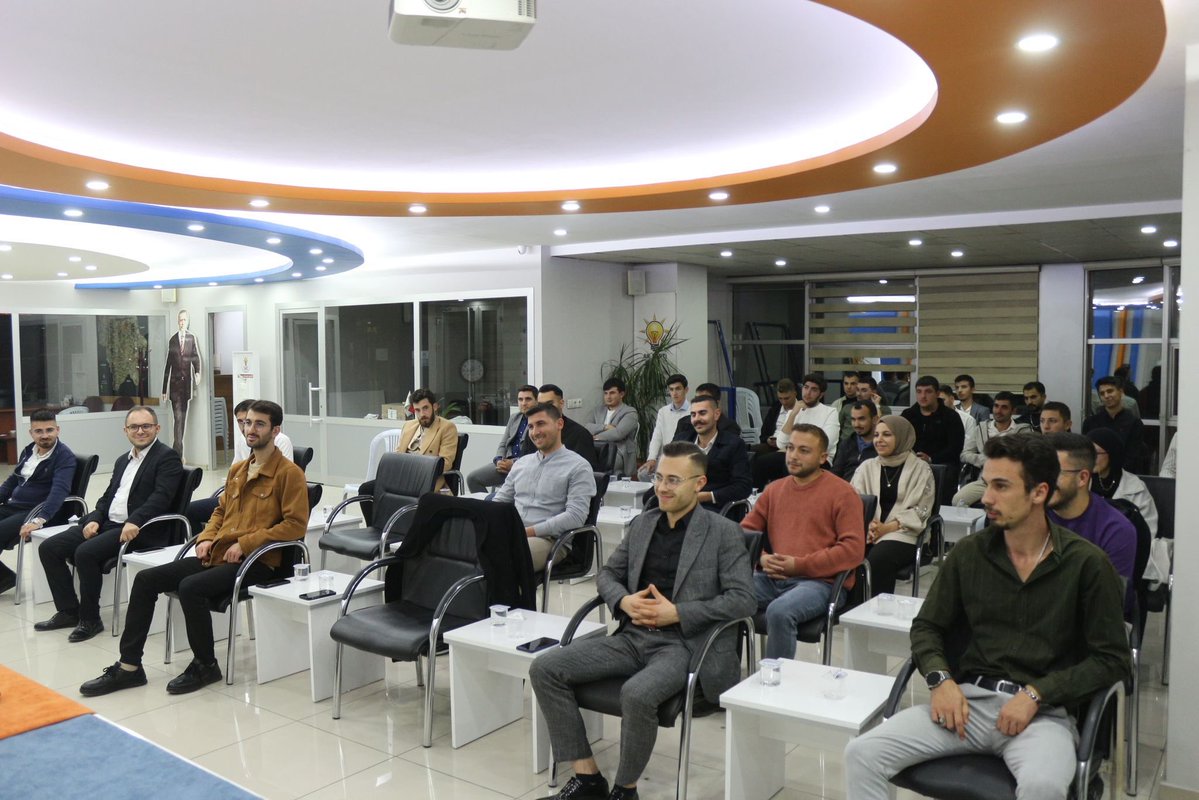 📍Meram 

İl Gençlik Kolları Başkanımız <a href="/avibrahimkelek/">İbrahim Kelek</a> ’in katılımlarıyla İlçe Gençlik Kolları Yönetim Kurulu toplantımızı gerçekleştirdik.

Çalışmalarımıza ilişkin istişarelerde bulunduk.