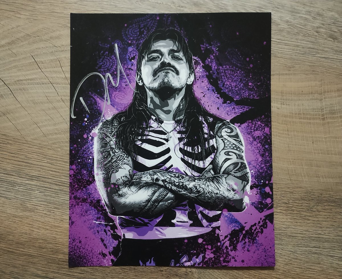 BurdonNeil's tweet photo. October's @WrestleCrateUK feat #domonikmyterio 8x10 plus so much more, t-shirt, hat, pin badge, 8x10 and coaster https://t.co/XYZLpezyAj