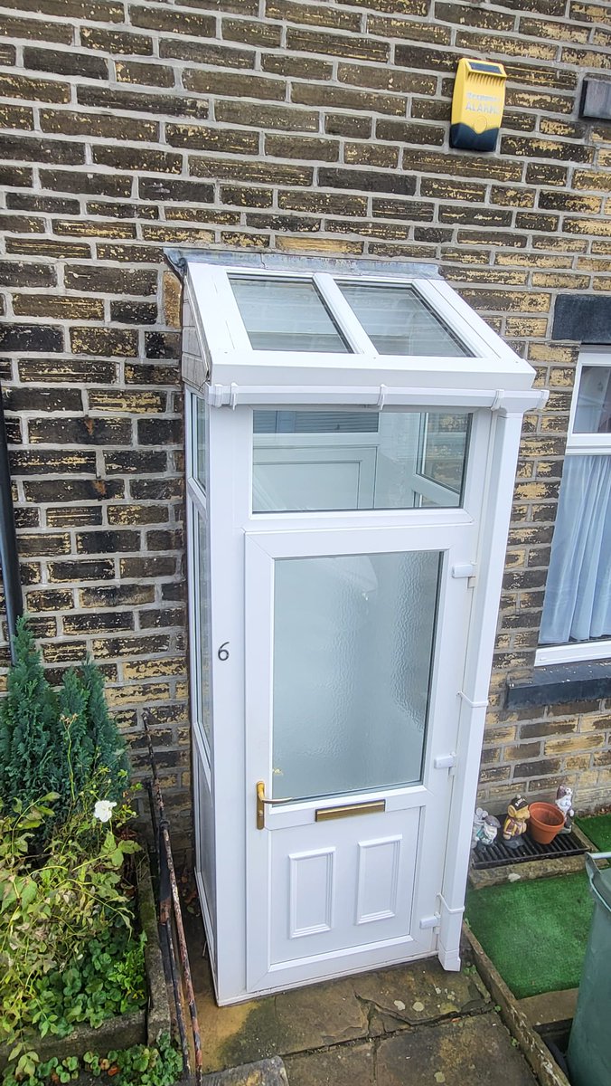 Alpine_Glass's tweet image. Wow ... how different does this look???

Brucie bonus we've stopped the water ingress 

⭐️⭐️⭐️⭐️⭐️ 

💚💚💚

#glass #glazing #doubleglazing #van #workvan #vanlife #windows #doors #solidor #ultion #Bradford #WestYorkshire  #Home #homeimprovement #fensa #alpine #dayinmylife