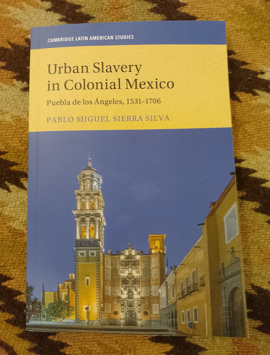 Gracias 🙏🙏a <a href="/CasaDeLaLectura/">Profética</a>  recibí este ejemplar del tema que me apasiona y que seguramente encontraré respuestas a tantas dudas sobre la cuarta raíz poblana, en especial, eso espero, en su enorme contribución a nuestra gastronomía ☺️👌 tradicional.