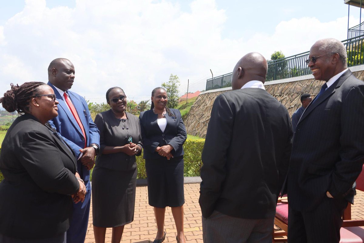 The Kabale University Faculty of Law (KAB-LAW) has today attended a sitting in the Kabale circuit of the Court of Appeal. This not only exposed the students to the practical activities of the Court of Appeal but also gave them a chance to appreciate the proceedings of the court,