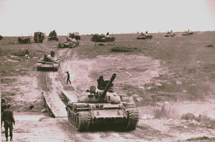 Honra mucho, en estos días de batalla por la vida, vestir el verdeolivo de nuestras Fuerzas Armadas Revolucionarias y compartir trinchera con sus jefes, oficiales y soldados, continuadores de la gloriosa epopeya que inició con la Operación Carlota.