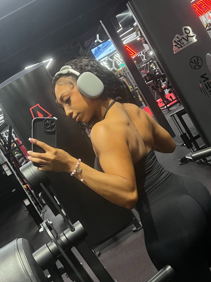 Back day is the best day 🖤