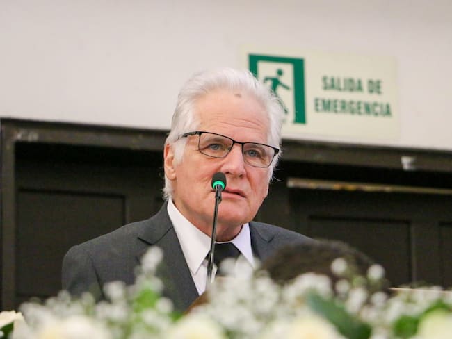 #ATENCION
Usted votaría por Miguel Uribe Londoño a la Presidencia de la República? 

🔁 No
❤️ Si