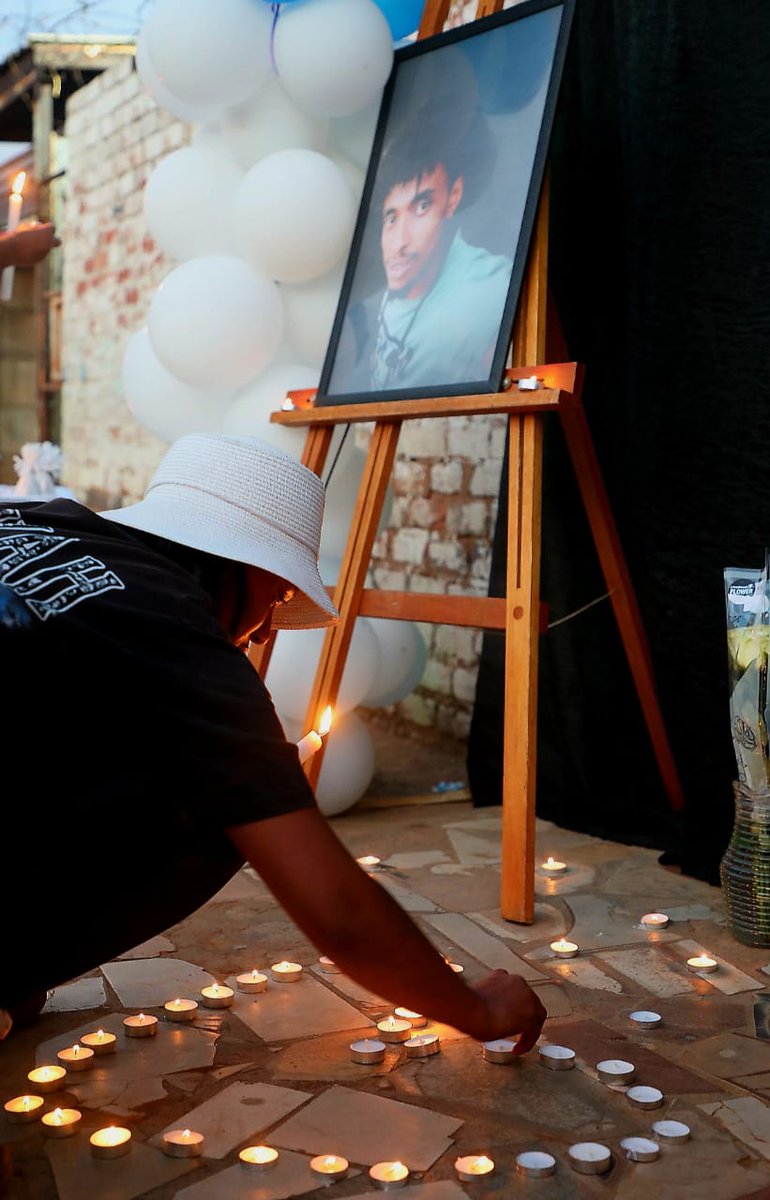 Candlelight vigils are being held in Reiger Park, Boksburg in the wake of the weekend’s mass shooting.
#ReigerPark #mass #shooting #candelight #vigils
📷: Timothy Bernard/Independent Newspapers